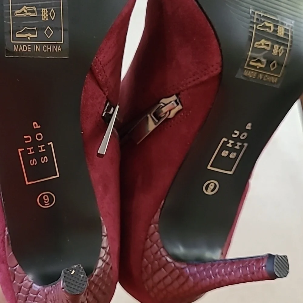 NWOT Shu Shop women's burgandy suede boots with snakeskin heels size 9